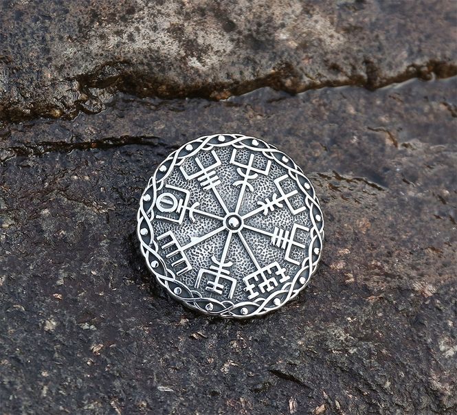 Main Image Brooch, Wayfinder