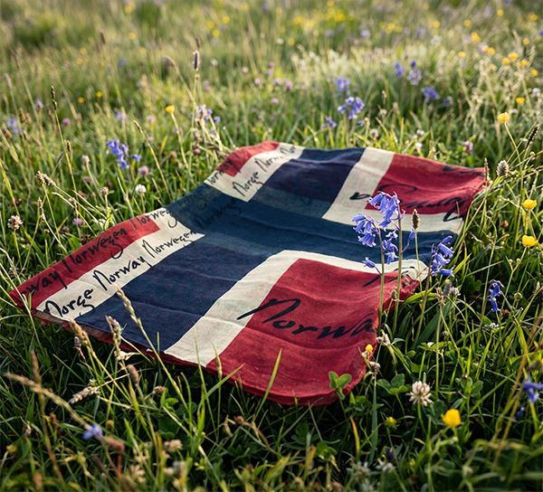 Main Image Scarf with Norwegian flag